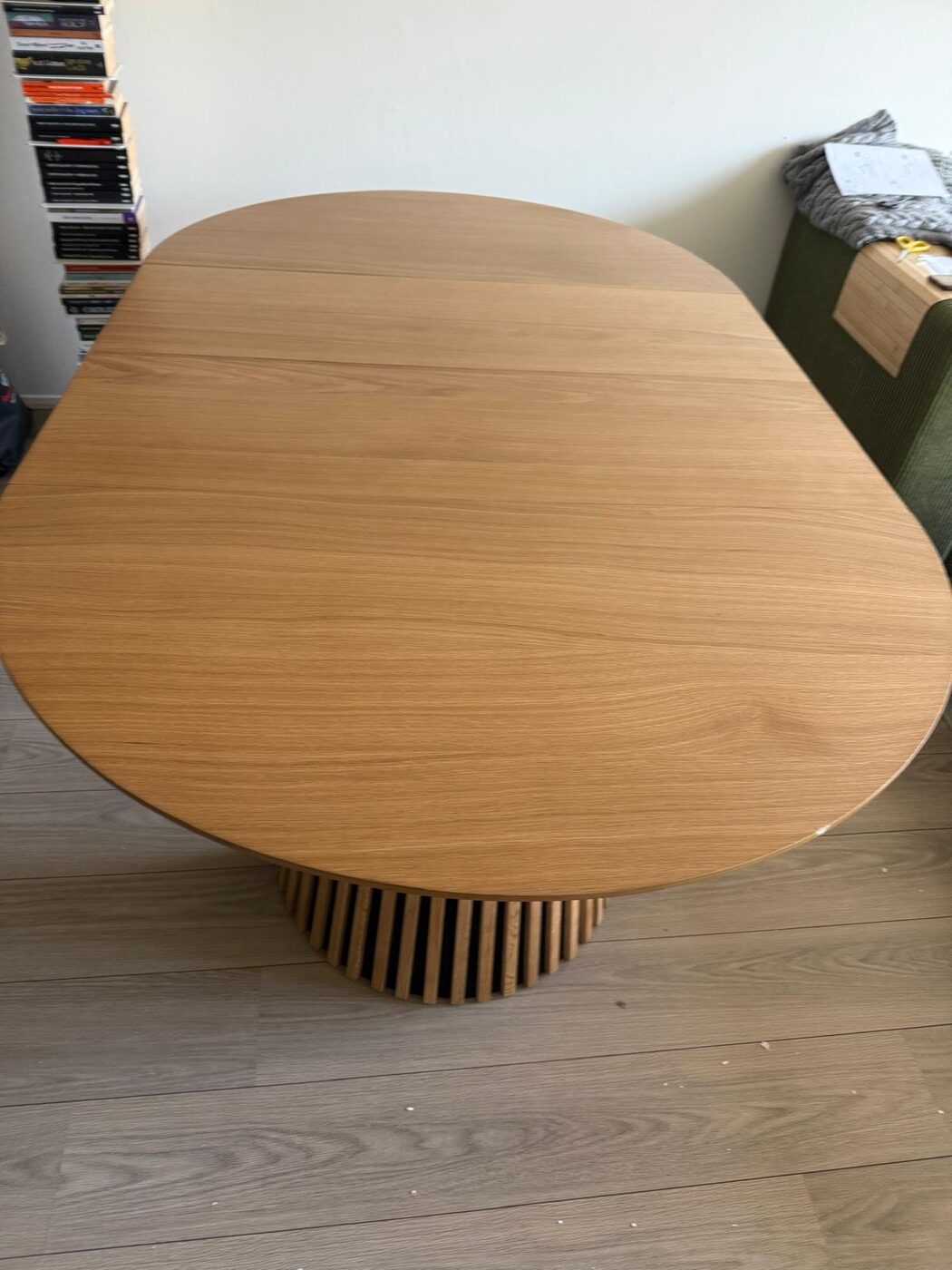 Nieuwegein ve çevresi bölgesinde Lamelli ayaklı oval yemek masası, fotoğraf 2/3