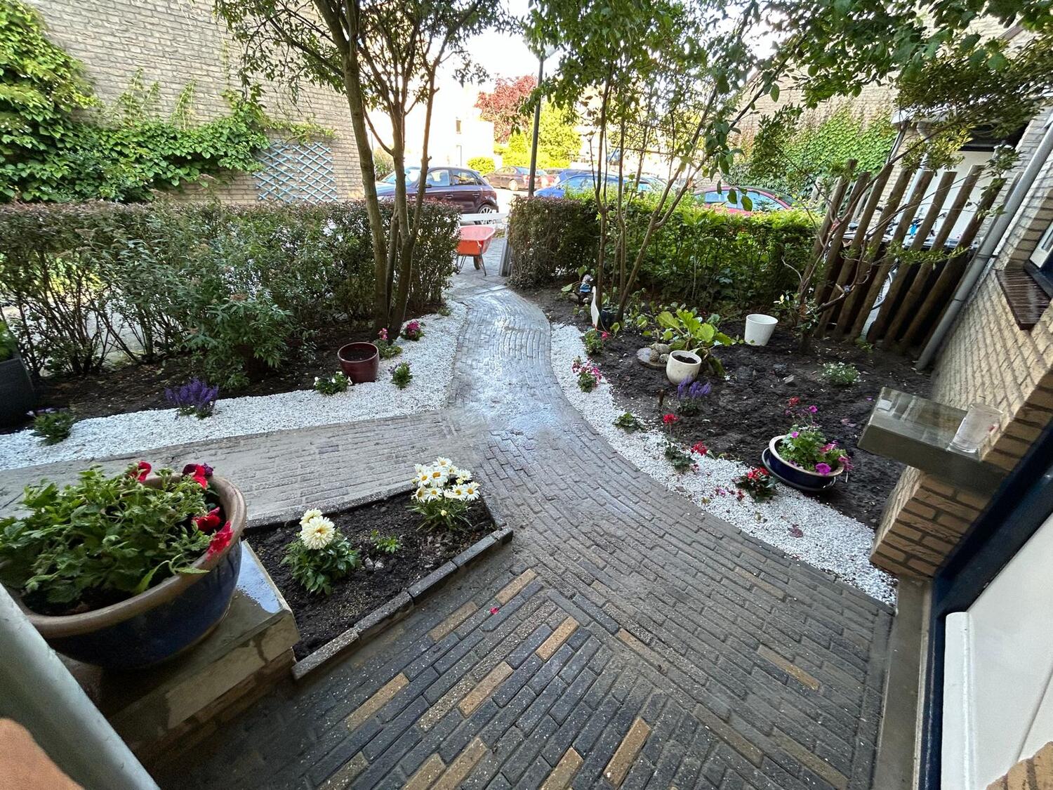 Pavage autour de la maison avec allées et terrasse à Nieuwegein et environs, photo 1 sur 8