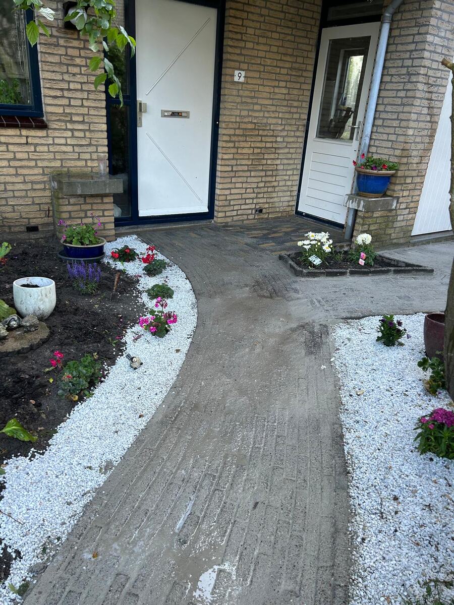 Pavage autour de la maison avec allées et terrasse à Nieuwegein et environs, photo 2 sur 8